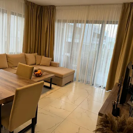 With 아파트 Kalogrea