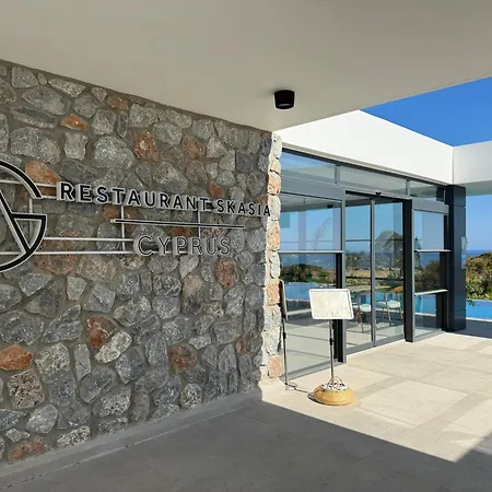 With Lägenhet Kalogrea