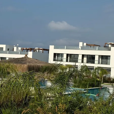 Lägenhet With Kalogrea